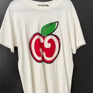 Gucci T-Shirt with Red Apple Graphics’s